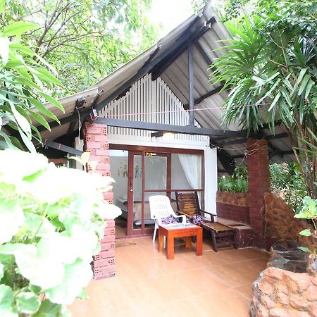 Pine Bungalow Krabi town Exterior foto